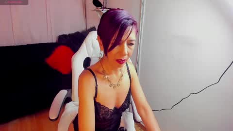 Snapshot of trinityy__ chatting on 03/27/26, 07:57 trinityy__ online show from 03/27/26, 07:57