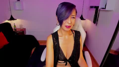 Snapshot of trinityy__ chatting on 05/26/26, 08:27 trinityy__ online show from 05/26/26, 08:27