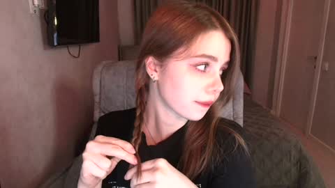 Snapshot of tripleprinces chatting on 02/01/25, 02:02 tripleprinces online show from 02/01/25, 02:02