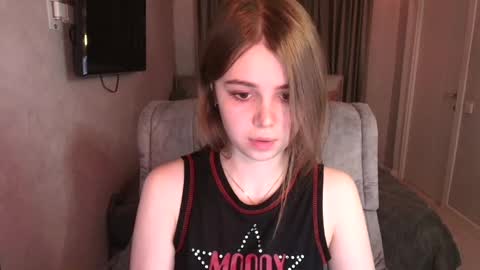 Snapshot of tripleprinces chatting on 02/11/25, 04:56 tripleprinces online show from 02/11/25, 04:56