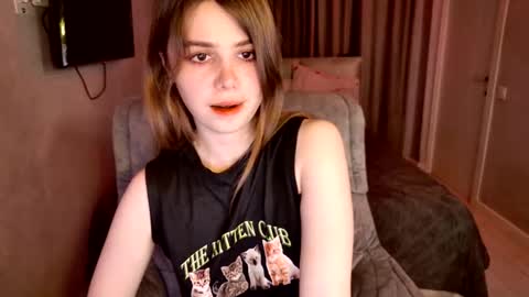 Snapshot of tripleprinces chatting on 10/08/25, 05:54 tripleprinces online show from 10/08/25, 05:54