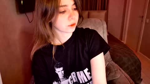 Snapshot of tripleprinces chatting on 11/18/25, 05:39 tripleprinces online show from 11/18/25, 05:39