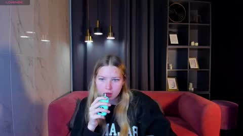 Tasya online show from 10/28/25, 08:18