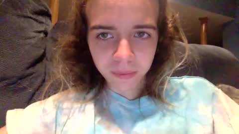 Snapshot of trippybb222 chatting on 10/15/25, 02:06 trippybb222 online show from 10/15/25, 02:06