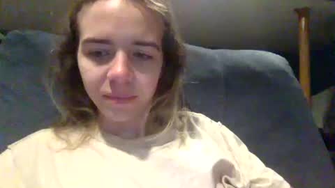 Snapshot of trippybb222 chatting on 10/17/25, 02:19 trippybb222 online show from 10/17/25, 02:19