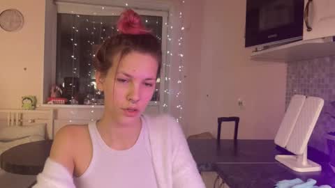 Snapshot of tripsstrar chatting on 12/01/25, 11:21 trippy online show from 12/01/25, 11:21