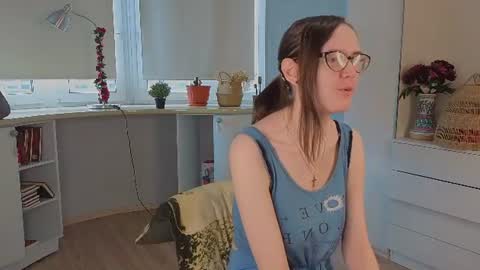Viola online show from 06/20/26, 04:04