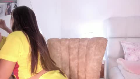 Snapshot of trissha_xk1 chatting on 11/19/25, 02:39 Trissha online show from 11/19/25, 02:39