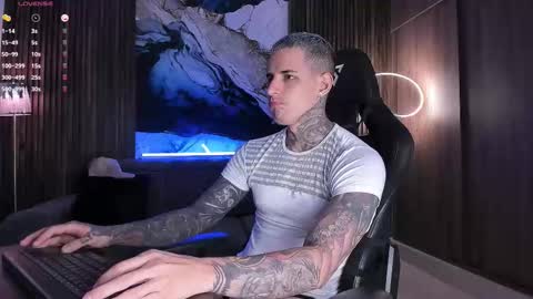 Snapshot of trisstan_ chatting on 11/12/25, 10:41 Alexander online show from 11/12/25, 10:41