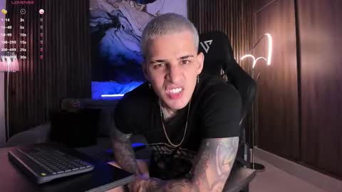 Snapshot of trisstan_ chatting on 11/19/25, 11:05 Alexander online show from 11/19/25, 11:05