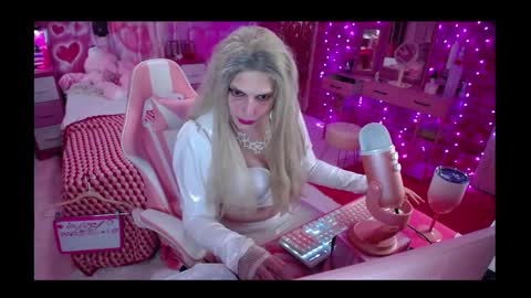 trista_doll online show from 02/01/25, 12:18