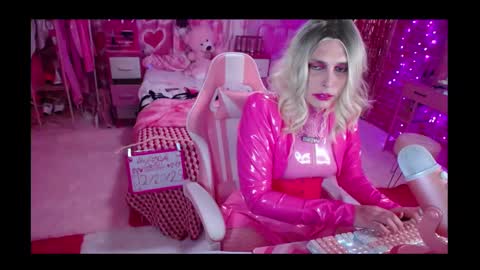 trista_doll online show from 02/04/25, 12:29