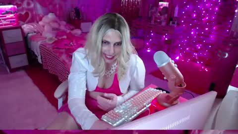 trista_doll online show from 03/03/25, 12:04