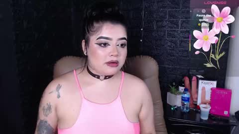 trixxiee_ online show from 02/19/25, 11:28