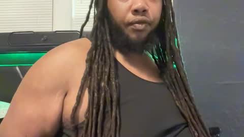 Snapshot of trmdstrong chatting on 10/17/25, 01:31 Trmdstrong online show from 10/17/25, 01:31