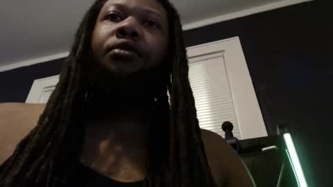 Snapshot of trmdstrong chatting on 10/24/25, 07:16 Trmdstrong online show from 10/24/25, 07:16