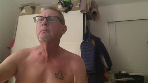 Snapshot of troffer1020 chatting on 09/25/25, 01:09 Troffer online show from 09/25/25, 01:09