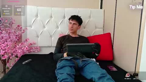 Snapshot of troy_boy20 chatting on 10/07/25, 09:01 Troy online show from 10/07/25, 09:01