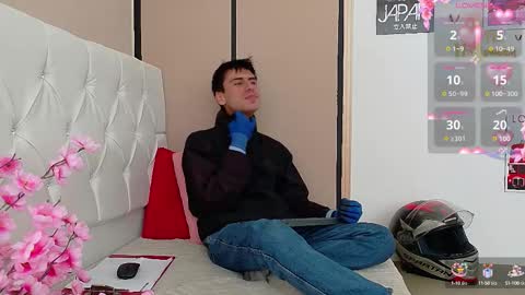 Snapshot of troy_boy20 chatting on 10/15/25, 07:47 Troy online show from 10/15/25, 07:47