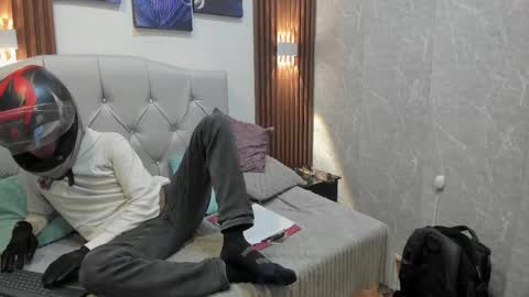 Snapshot of troy_boy20 chatting on 10/30/25, 07:14 Troy online show from 10/30/25, 07:14