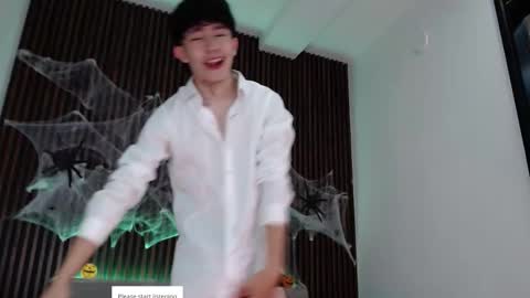 Snapshot of troy_rouge chatting on 10/14/25, 07:25 Troy online show from 10/14/25, 07:25