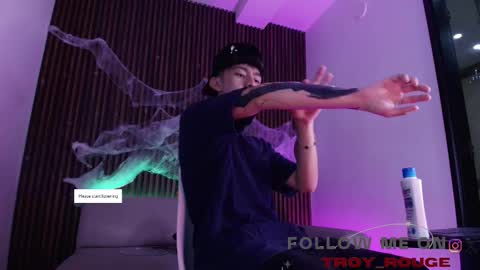 Snapshot of troy_rouge chatting on 10/31/25, 04:52 Troy online show from 10/31/25, 04:52