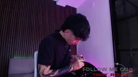 Snapshot of troy_rouge chatting on 11/07/25, 07:25 Troy online show from 11/07/25, 07:25