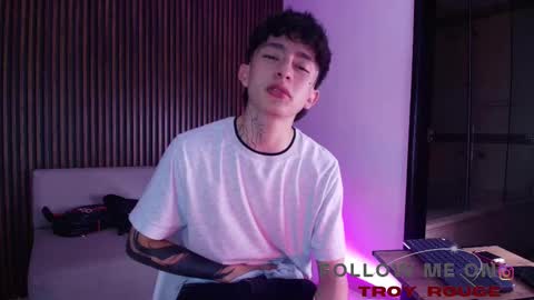 Snapshot of troy_rouge chatting on 11/12/25, 07:24 Troy online show from 11/12/25, 07:24