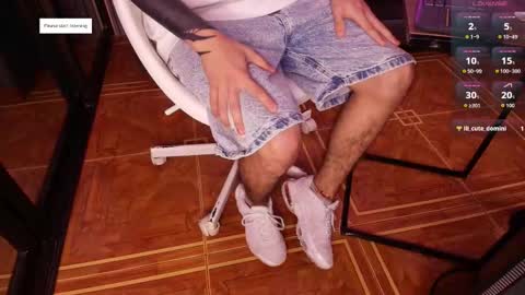 Snapshot of troy_rouge chatting on 11/19/25, 07:25 Troy online show from 11/19/25, 07:25