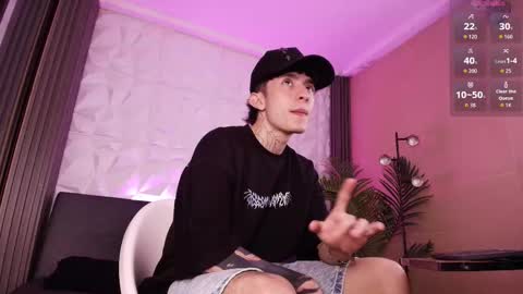 Snapshot of troy_rouge chatting on 11/21/25, 07:56 Troy online show from 11/21/25, 07:56