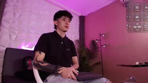 Snapshot of troy_rouge chatting on 12/01/25, 07:30 Troy online show from 12/01/25, 07:30