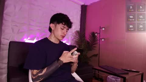 Snapshot of troy_rouge chatting on 12/02/25, 07:31 Troy online show from 12/02/25, 07:31