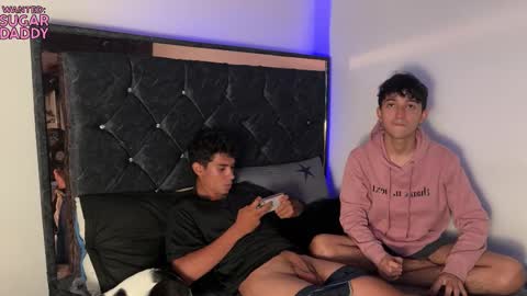 Snapshot of troye_lex chatting on 10/01/25, 11:55 troye_lex online show from 10/01/25, 11:55