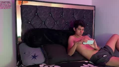 Snapshot of troye_lex chatting on 10/15/25, 10:21 troye_lex online show from 10/15/25, 10:21