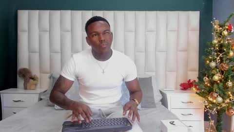 Snapshot of troykhalil chatting on 12/23/24, 08:03 Troy Khalil online show from 12/23/24, 08:03