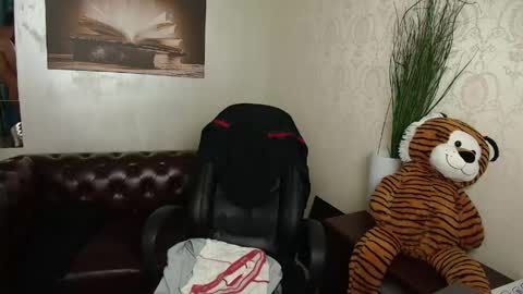 Snapshot of troywade chatting on 05/16/26, 05:26 TroyWade online show from 05/16/26, 05:26