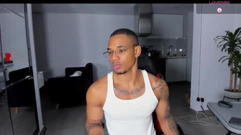 Snapshot of troywesly_ chatting on 09/26/25, 01:31 Troy wesly online show from 09/26/25, 01:31