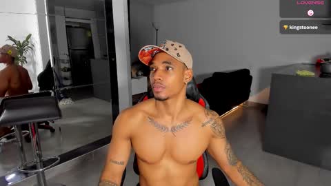 Snapshot of troywesly_ chatting on 10/24/25, 12:19 Troy wesly online show from 10/24/25, 12:19