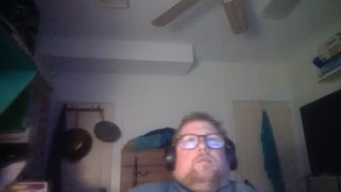 Snapshot of true_manofworth chatting on 10/18/25, 06:37 HandicappedLaugher online show from 10/18/25, 06:37