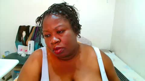 Snapshot of truebella30 chatting on 09/18/25, 09:33 TrueBella30 online show from 09/18/25, 09:33