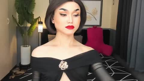 Snapshot of ts_elijah chatting on 02/02/25, 04:15 Saskia online show from 02/02/25, 04:15