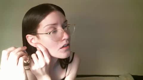 Snapshot of ts_librarian chatting on 03/08/25, 08:55 Elisabeth online show from 03/08/25, 08:55