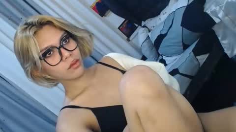 Snapshot of ts_tatiana chatting on 10/05/25, 12:09 billie online show from 10/05/25, 12:09