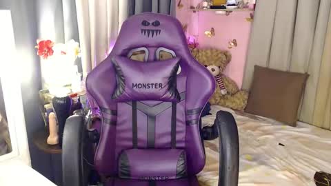 Snapshot of ts_yanang chatting on 12/04/25, 12:25 online show from 12/04/25, 12:25