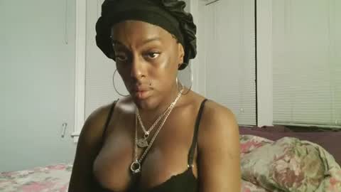 Snapshot of tsamberwhite007 chatting on 05/27/26, 06:32 Amber White online show from 05/27/26, 06:32