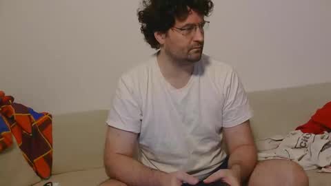 Snapshot of tsartan111 chatting on 11/25/25, 03:34 tsartan111 online show from 11/25/25, 03:34