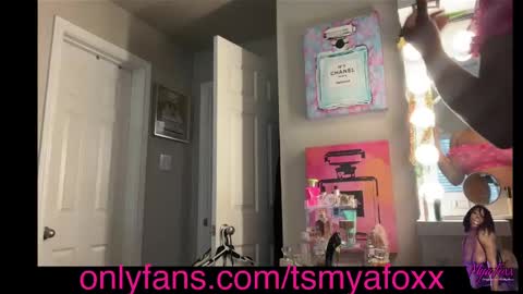 Snapshot of tsfoxx chatting on 12/31/24, 07:07 tsfoxx online show from 12/31/24, 07:07