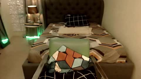 Snapshot of tshugescock chatting on 10/29/25, 07:04 SEDUCTIVEmistresCUMS online show from 10/29/25, 07:04