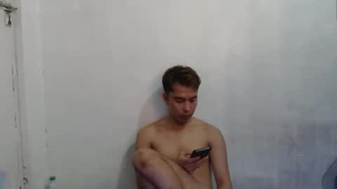 Snapshot of tskittylove69 chatting on 12/18/25, 12:22 Kitty online show from 12/18/25, 12:22