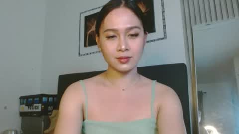 Snapshot of tsnathaliasilvana chatting on 01/17/25, 02:28 Bella Ratbu online show from 01/17/25, 02:28